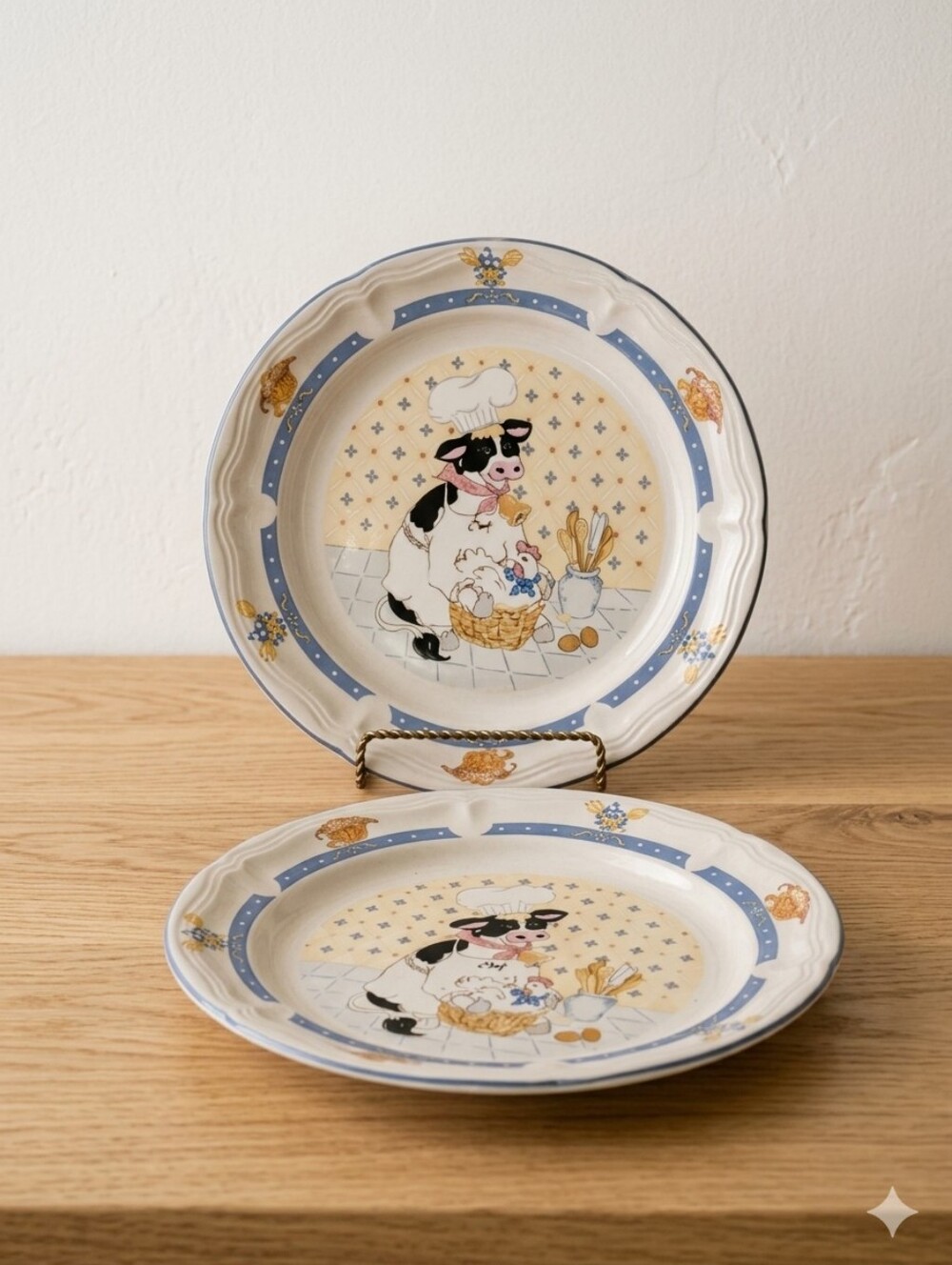 Newcor “Kitchen Cow” Stoneware Plates – Made in Japan (Set of 2 Small Plates)